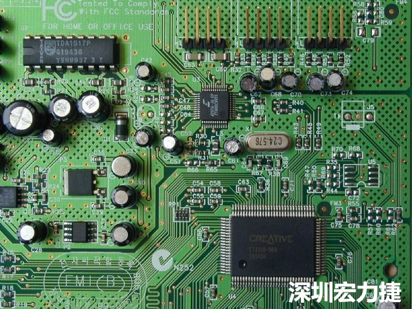 針對(duì)PCB區(qū)塊產(chǎn)生的EMI干擾問(wèn)題，可使用EMI改善對(duì)策元件重點(diǎn)改善。