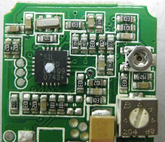 PCBA加工IC元件主要分為DIP及SMD兩大類，DIP 插件的IC，SMD (Surface Mount Device) 表面貼裝元件。